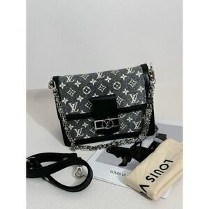 Daphne Women Pre-Loved Bag Very Good Condition